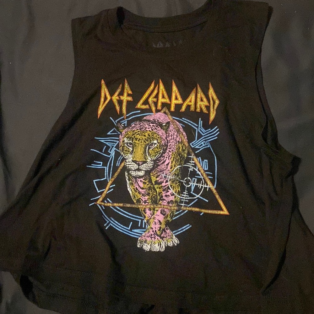 Def leopard graphic tank top